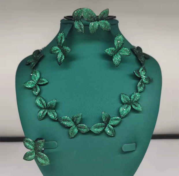 Ensemble Bijoux “ Fleur de nuit“ en Zircon