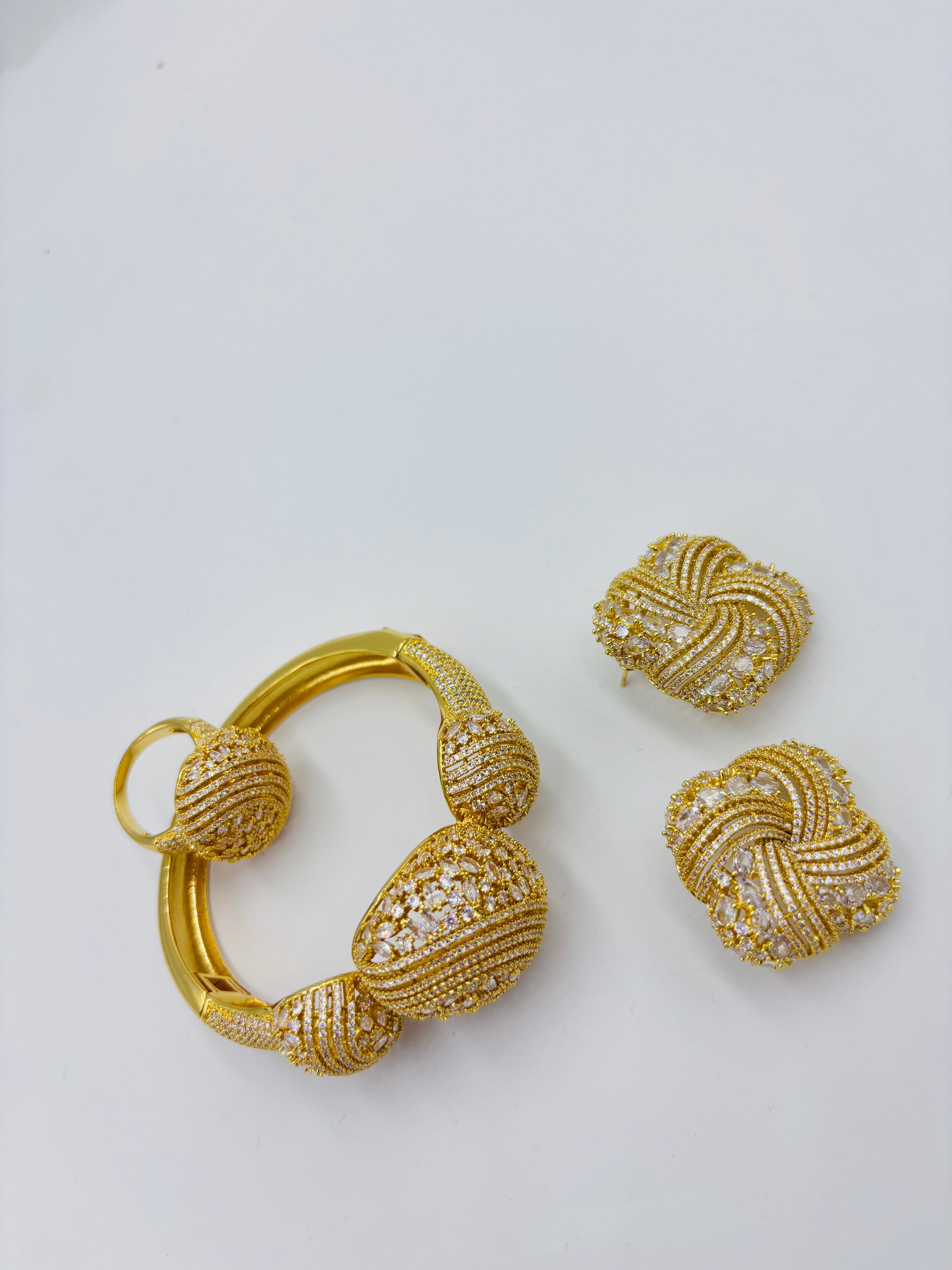 Ensemble Bracelet et boucles d'oreille''Céline''